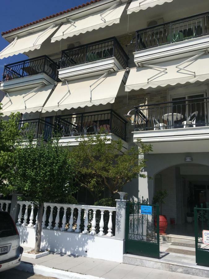 Dionisos Blue Aparthotel Paralia Dionysiou Exteriör bild